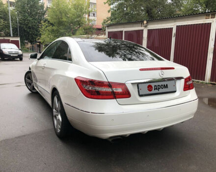 Mercedes-Benz E-Class 2011 року