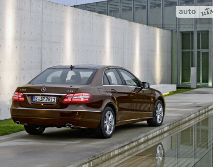 Mercedes-Benz E-Class 1993 року