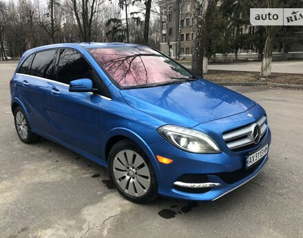 Фото на отзыв с оценкой 5 о Mercedes-Benz Electric Drive 2015 году выпуска от автора "Андрій" с текстом: Мерс є мерс, навіть якщо це b клас, а не s.У мене була майже топова комплектація, автівка залишил...