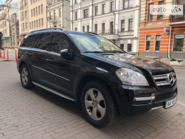 Mercedes-Benz GL 500 2010 года