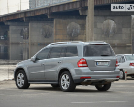 Фото на отзыв с оценкой 5 о Mercedes-Benz GL-Class 2011 году выпуска от автора "Максим" с текстом: Користуюся цим авто вже майже рік. Це третій GL у мене в сім\'ї. Особливості такі: дійсно не вели...