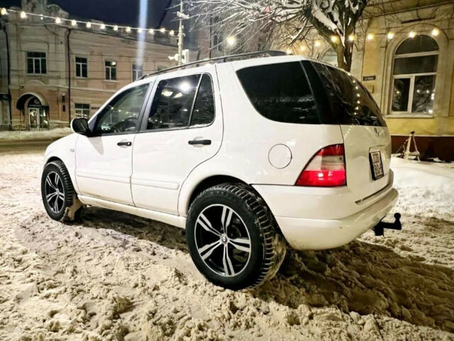 Mercedes-Benz M-Class 2001 года