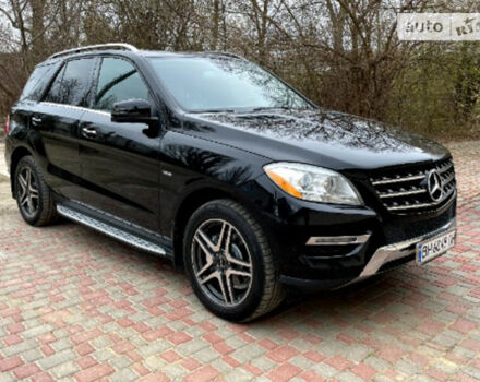 Mercedes-Benz M-Class 2012 року