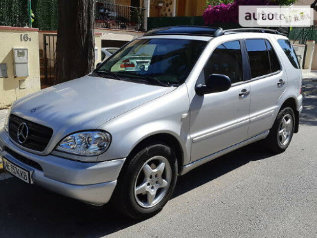 Mercedes-Benz ML 270 2000 року