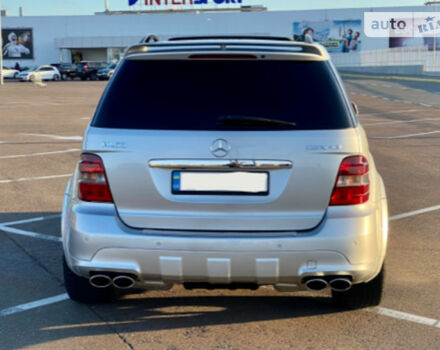 Фото на отзыв с оценкой 5 о Mercedes-Benz ML 63 AMG 2008 году выпуска от автора "Виталик" с текстом: Машина просто космосАмг выделяется из толпы моментальноЗвук выхлопа,маневренность,скоростьОт езды...