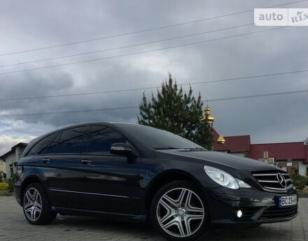 Фото на отзыв с оценкой 5 о Mercedes-Benz R 350 2007 году выпуска от автора "Ник" с текстом: Второй владелец данного авто которое европеец куплен был в Киеве в официальном автосалоне, наезди...