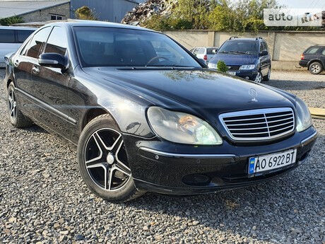 Мерседес С 320 2001 года Mercedes-Benz S 320 2001 года