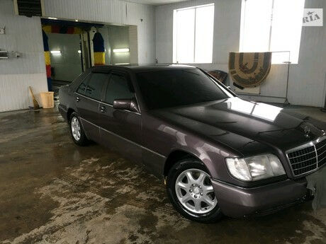 Мерседес С 320 1994 года Mercedes-Benz S 320 1994 года