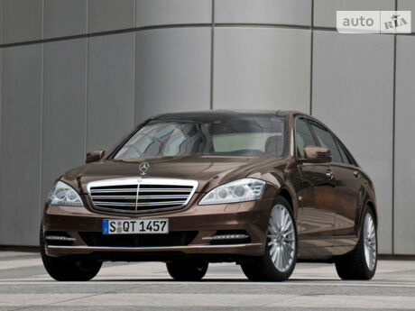 Mercedes-Benz S-Class 1987 года