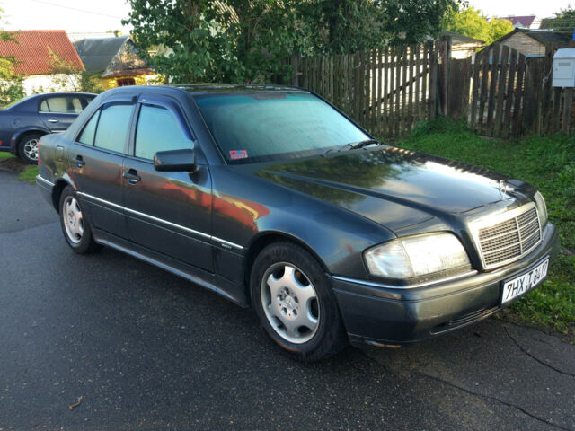 Mercedes-Benz S-Class 1994 года