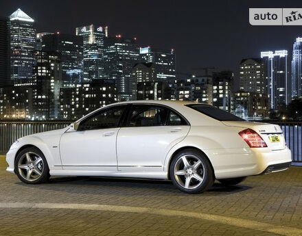 Mercedes-Benz S-Class 2008 року