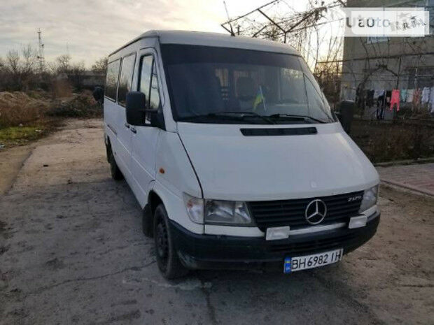 Mercedes-Benz Sprinter 212 пасс. 1996 года