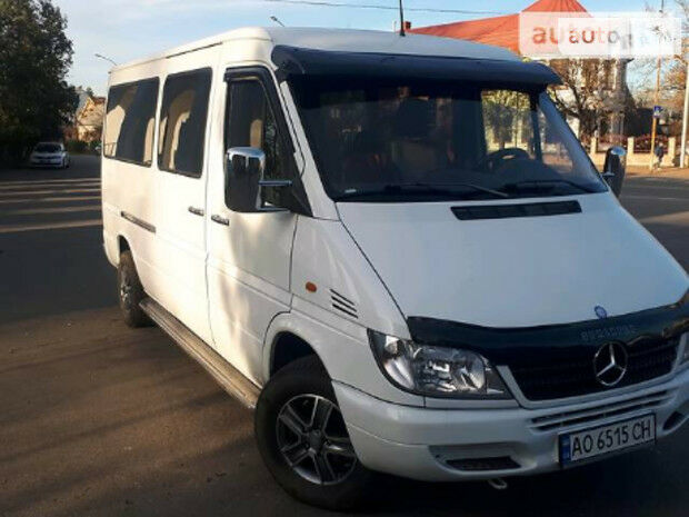 Mercedes-Benz Sprinter 213 пасс. 2001 года