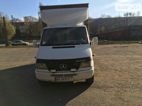 Mercedes-Benz Sprinter 1996 року