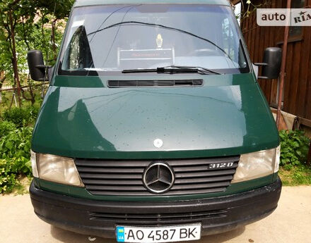 Mercedes-Benz Sprinter 2000 року