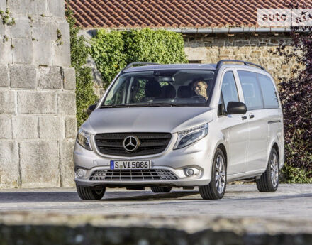 Mercedes-Benz V-Class 1989 года