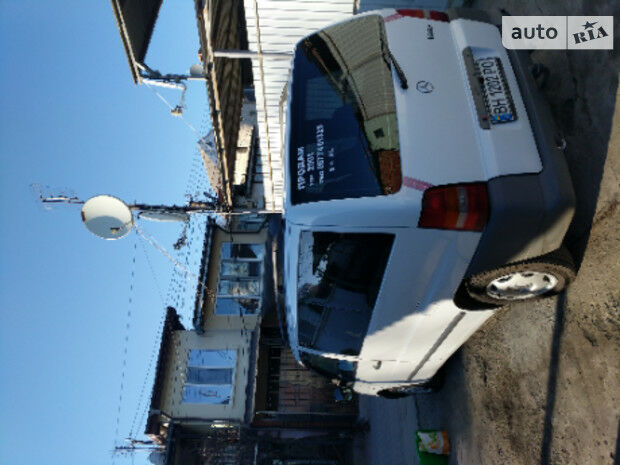Mercedes-Benz Vito пасс. 2001 року