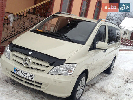 Мерседес Вито пасс. 2013 року Mercedes-Benz Vito пасс. 2013 року