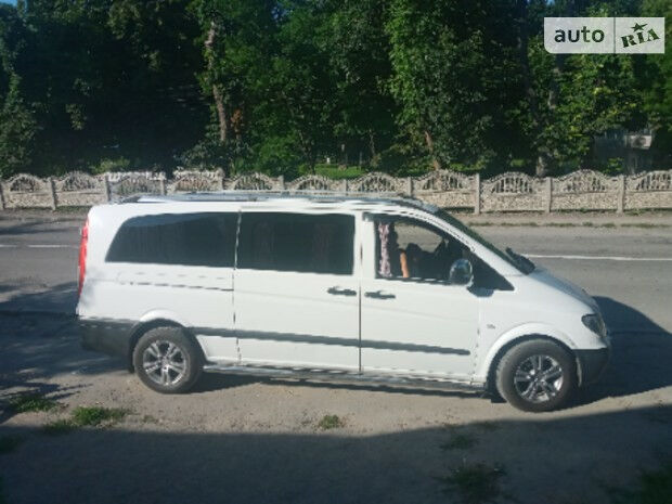 Мерседес Вито 2003 года Mercedes-Benz Vito 2003 года