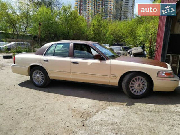 Mercury Grand Marquis 2010 года