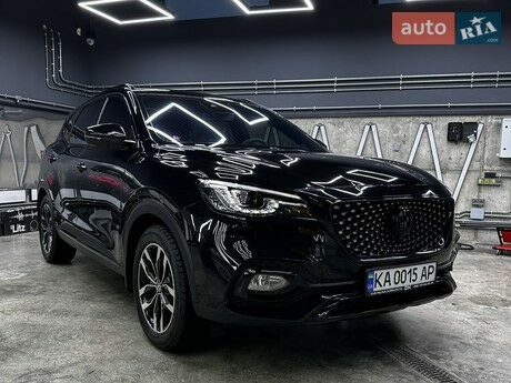 МГ HS 2022 року MG HS 2022 року
