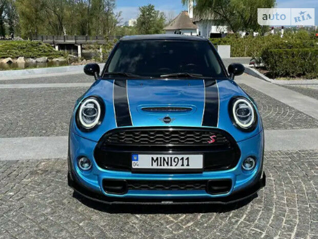 MINI Cooper 2019 року