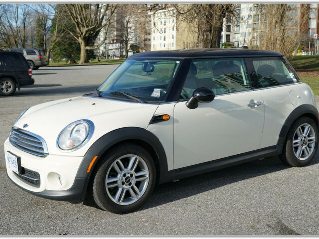 MINI Cooper 2011 года