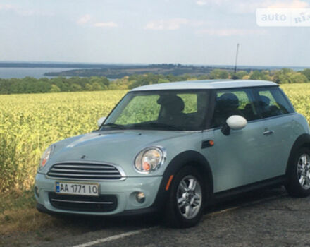 Фото на відгук з оцінкою 5   про авто MINI Cooper 2012 року випуску від автора “Ирина” з текстом: MINI COOPER. Автомобиль -легенда. Скоростной и устойчивый, при этом компактный и манёвренный. Езд...