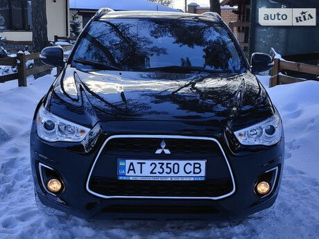 Мицубиси АСХ 2013 года Mitsubishi ASX 2013 года