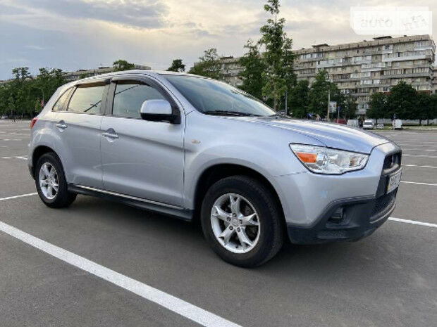 Mitsubishi ASX 2012 року