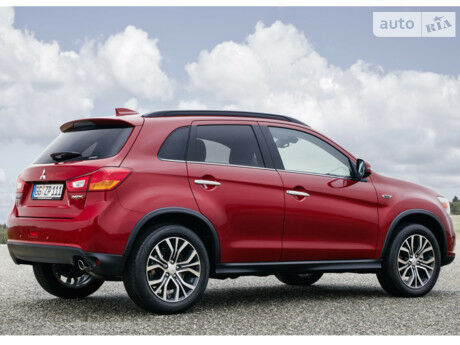 Mitsubishi ASX 2011 року