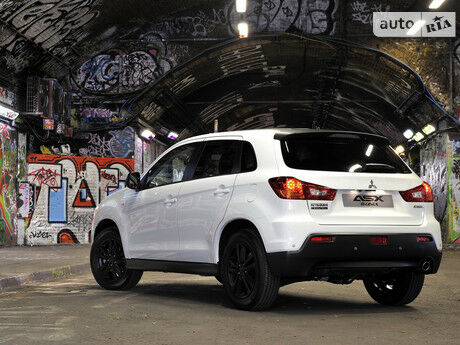 Mitsubishi ASX 2010 року