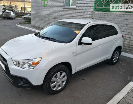 Mitsubishi ASX 2011 року