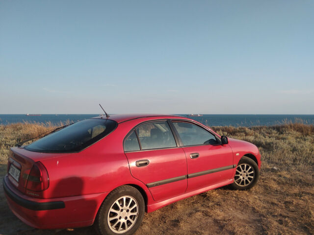 Mitsubishi Carisma 2001 года