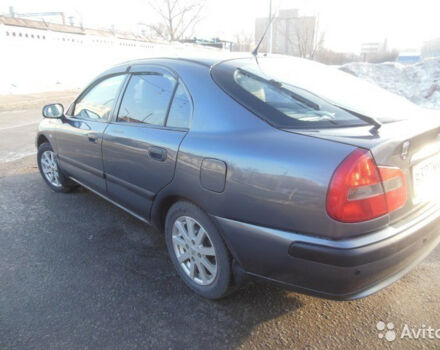 Mitsubishi Carisma 2002 года