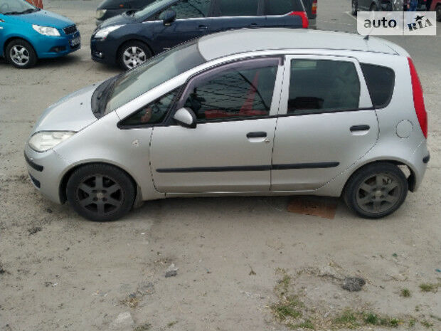 Mitsubishi Colt 2005 года