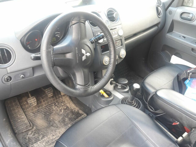 Mitsubishi Colt 2008 року