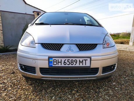 Mitsubishi Colt 2006 года