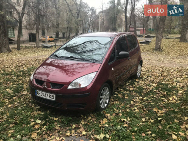 Мицубиси Кольт 2007 года Mitsubishi Colt 2007 года