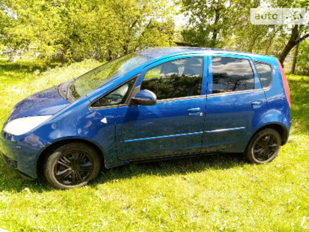 Мицубиси Кольт 2007 года Mitsubishi Colt 2007 года