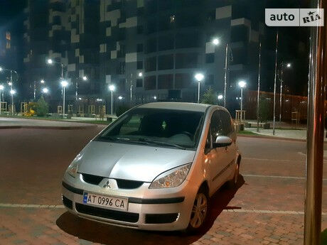 Mitsubishi Colt 2005 года