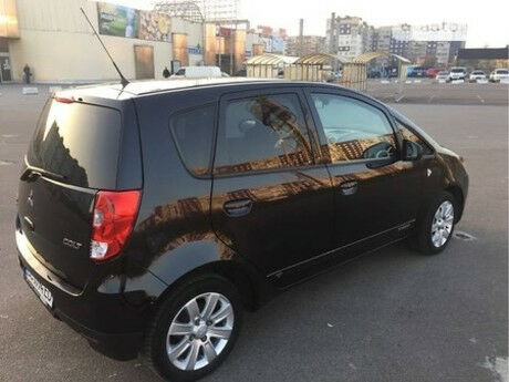 Mitsubishi Colt 2011 года