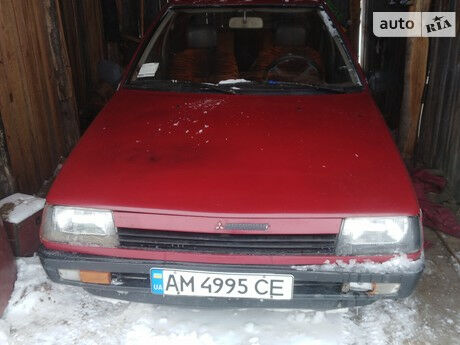 Мицубиси Кольт 1986 года Mitsubishi Colt 1986 года