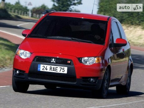 Мицубиси Кольт 2008 года Mitsubishi Colt 2008 года