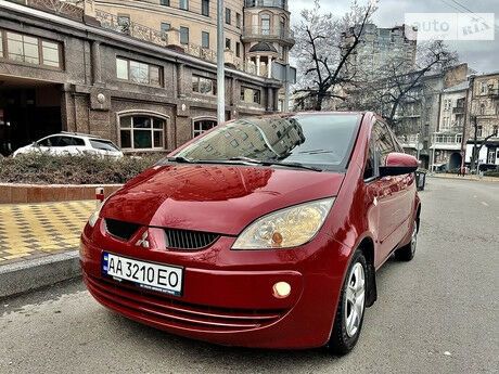 Mitsubishi Colt 2008 года