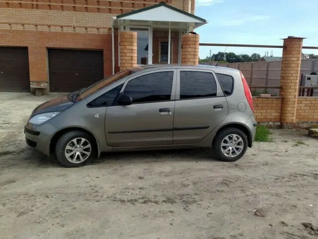 Mitsubishi Colt 2008 года