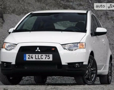 Mitsubishi Colt 2010 года