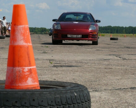 Mitsubishi Eclipse 2000 года - Фото 3 авто