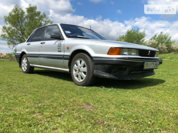 Mitsubishi Galant 1988 года