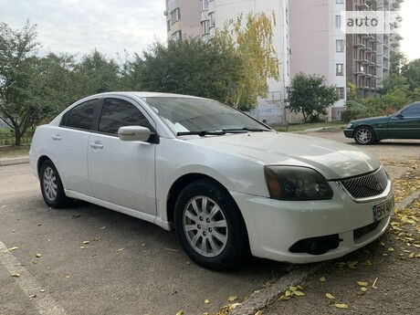 Mitsubishi Galant 2010 года